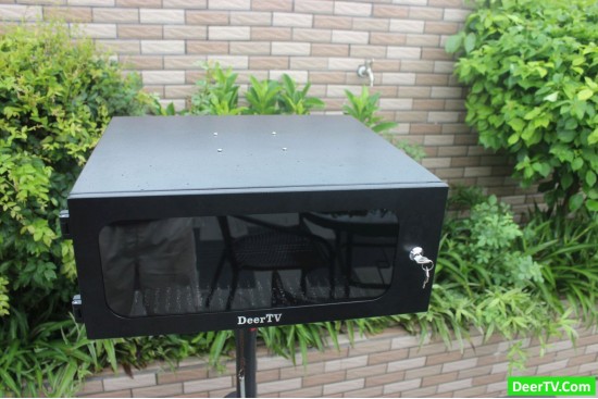 Small outdoor projector enclosure
